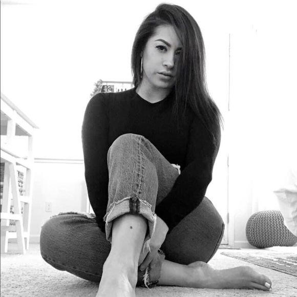 Meet your Posher, Cory - Picture 2 of 4